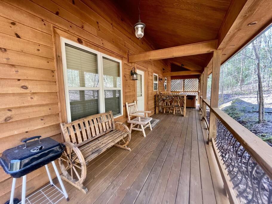 2 Bed Cabin Hot Tub Close To Helen #16 Bagian luar foto