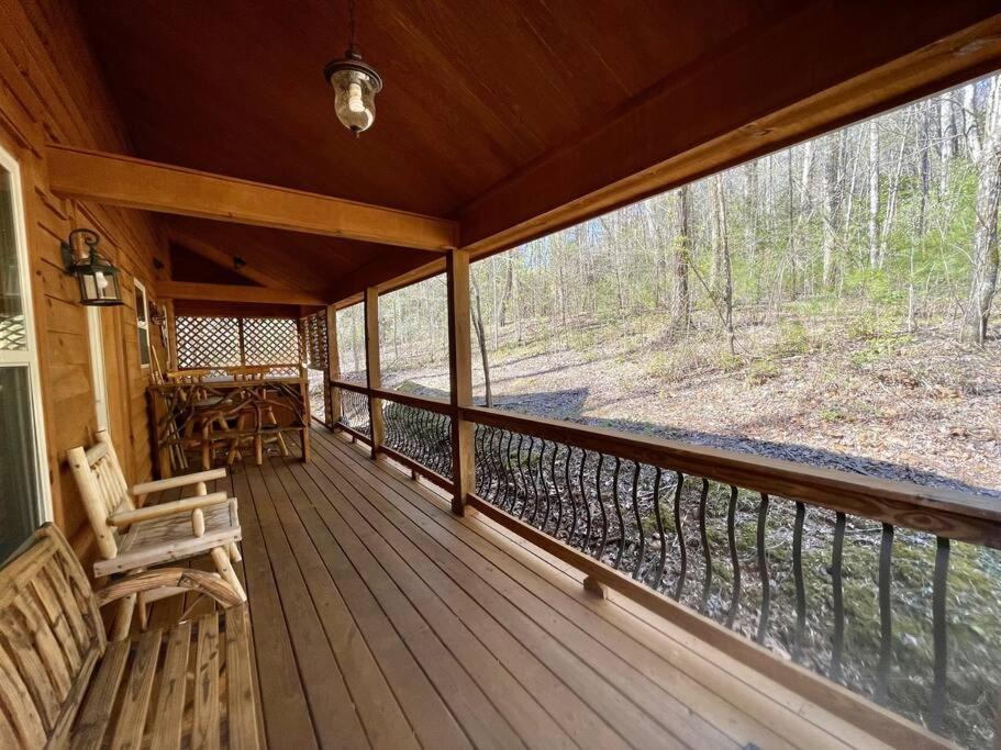 2 Bed Cabin Hot Tub Close To Helen #16 Bagian luar foto